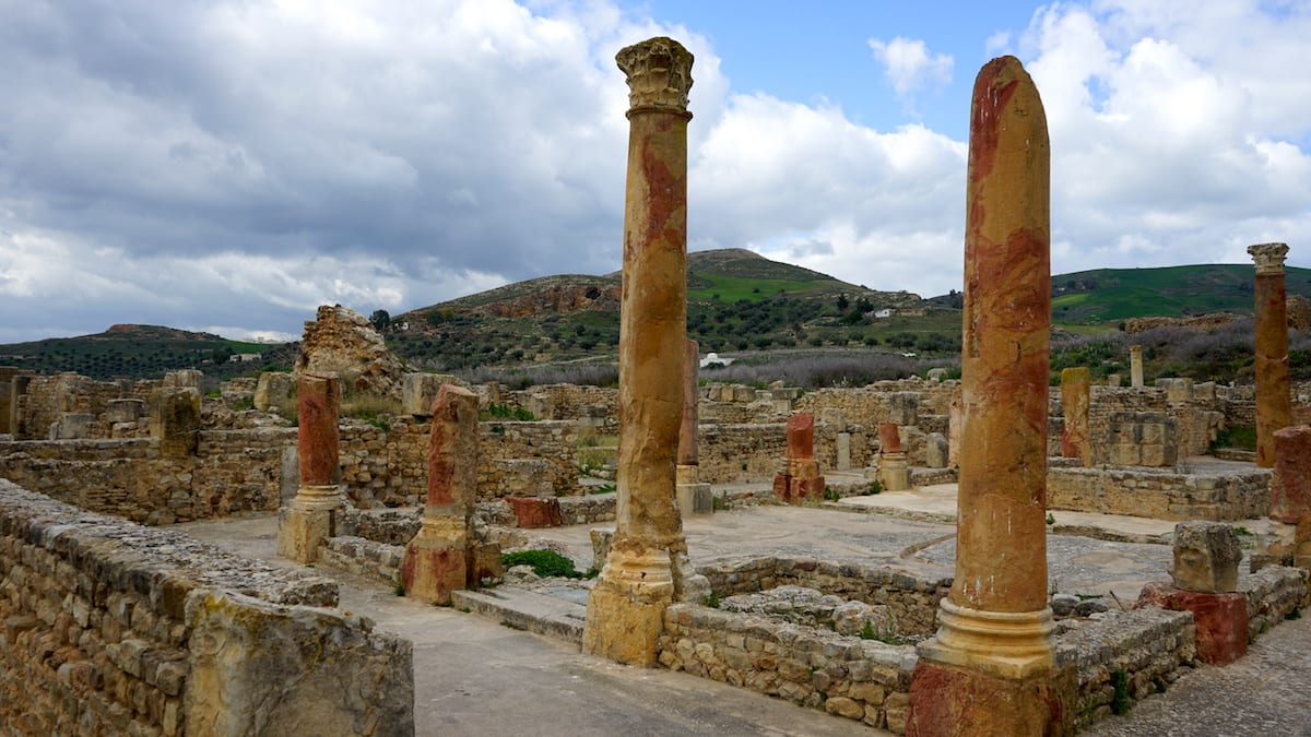 Urlaub im Norden von Tunesien: Säulen in Bulla Regia. Foto: Beate Ziehres