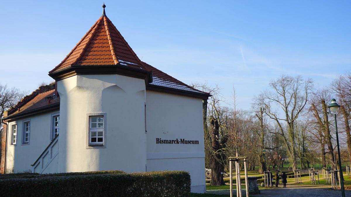 Schönhausen, Altmark: Bismarck-Museum im Torhaus von Schloss Schönhausen I. Foto: Beate Ziehres 