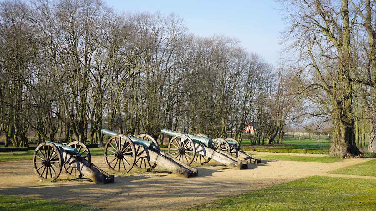 Die Kanonen im Bismarckpark in Schönhausen – Foto: Beate Ziehres