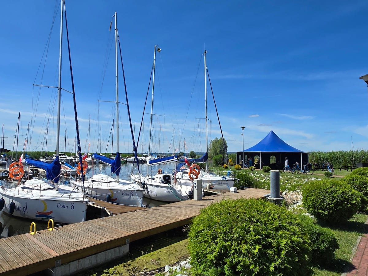 Pause an der Marina Lubczyna. Foto: Beate Ziehres, Reiselust-Mag